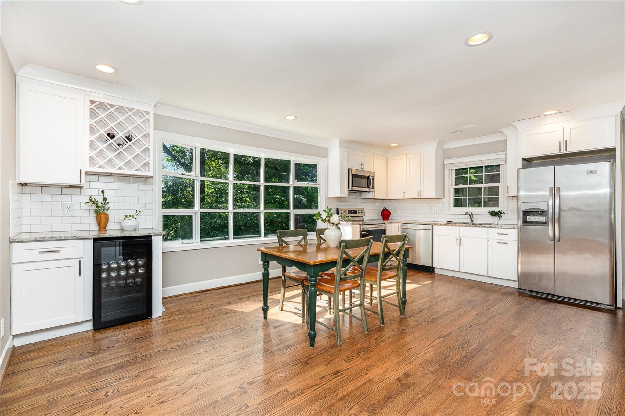 Property image 3 of 6935 Woodstock Drive in Starmount, Charlotte, NC 28210