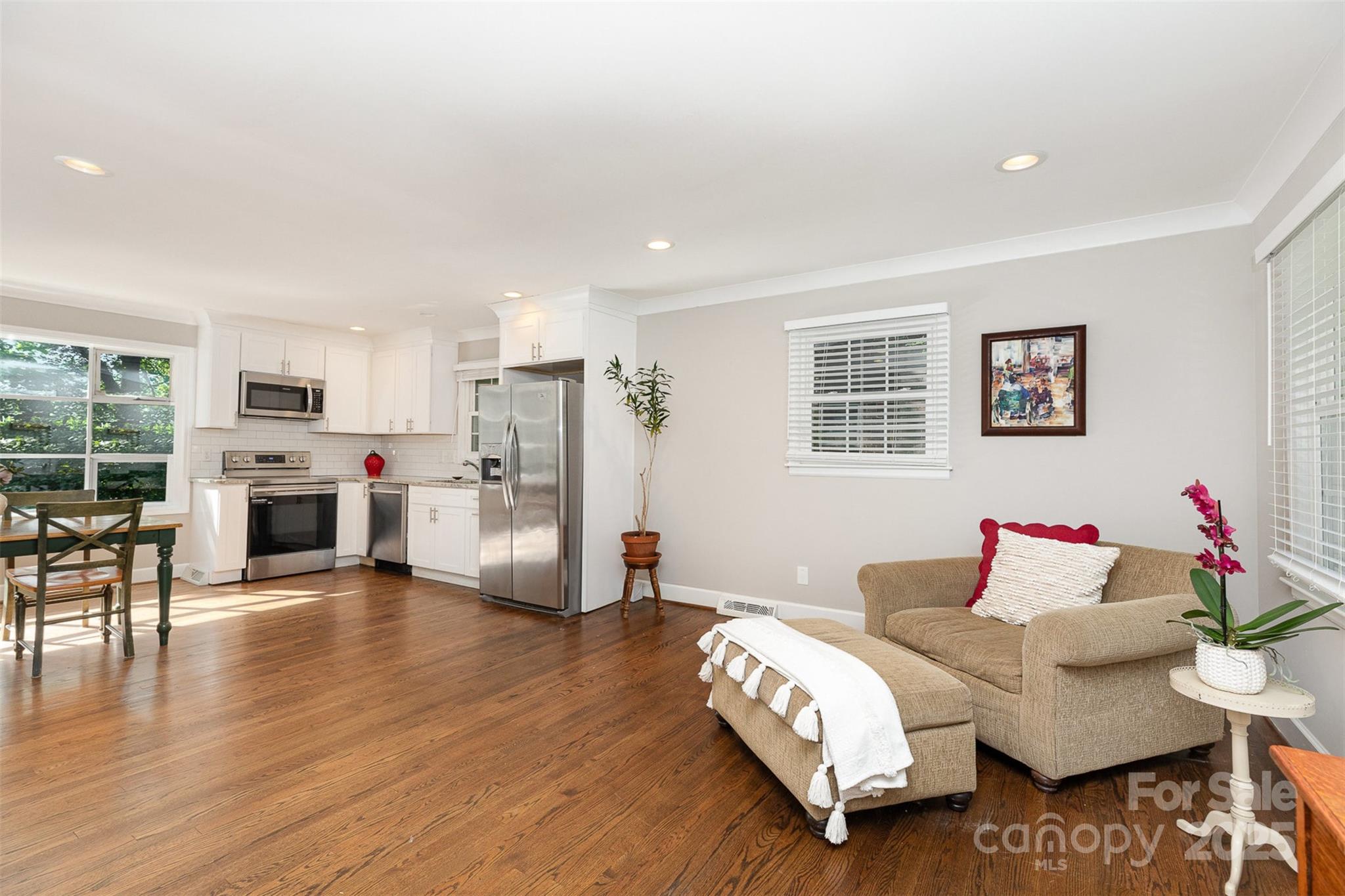 Property image 5 of 6935 Woodstock Drive in Starmount, Charlotte, NC 28210