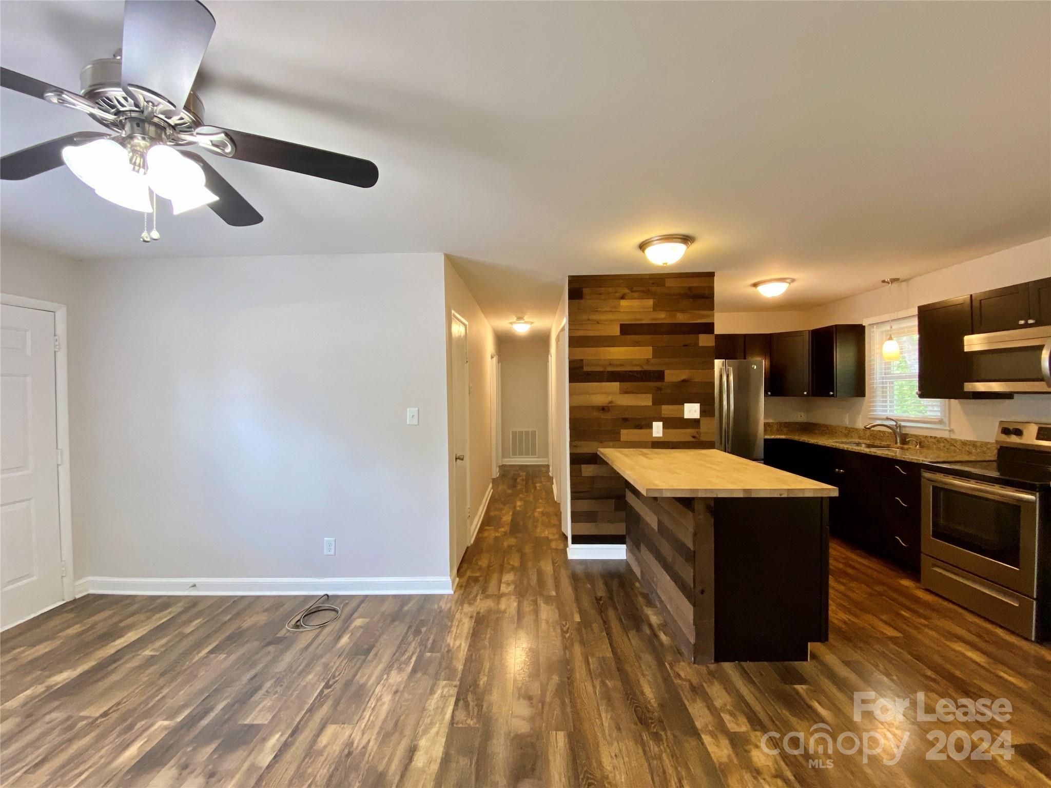 Property image 3 of 1108 Ridgewood Drive in Hidden Valley, Concord, NC 28027