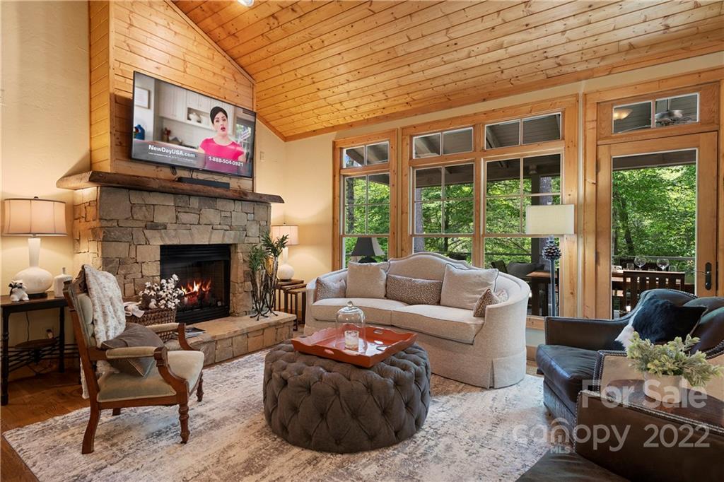 Property image 4 of 102 Sunrise Ridge Court in Whisper Lake, Sapphire, NC 28774