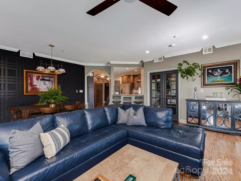 Property image 2 at 401 Church Street, Charlotte, NC 28202