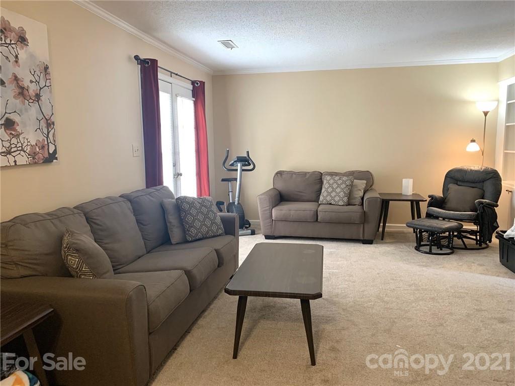 Property image 2 of 1031 Wexford Place in Ridgeview, Concord, NC 28027