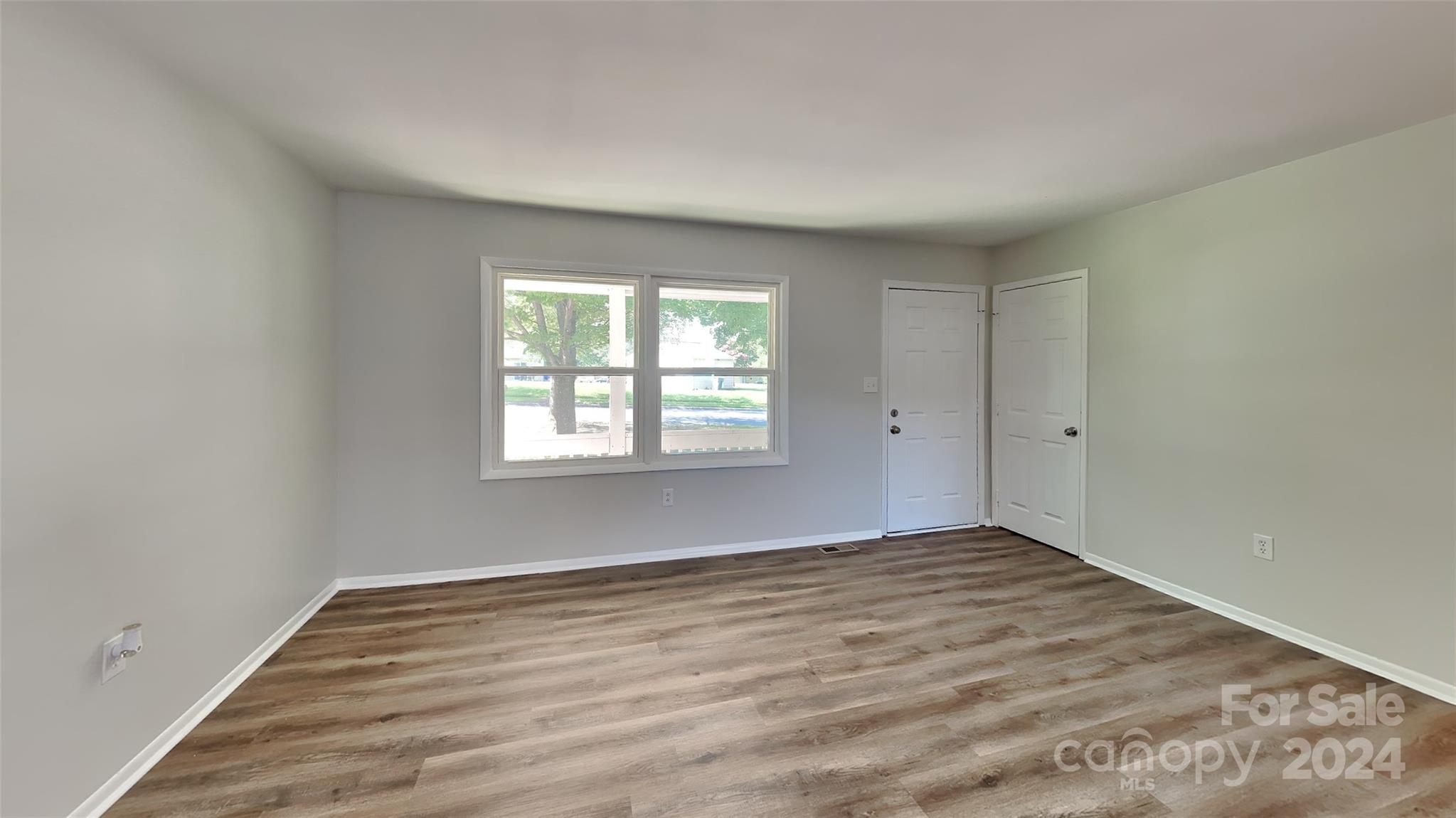 Property image 2 of 1020 Fontana Avenue in Greenville, Charlotte, NC 28206