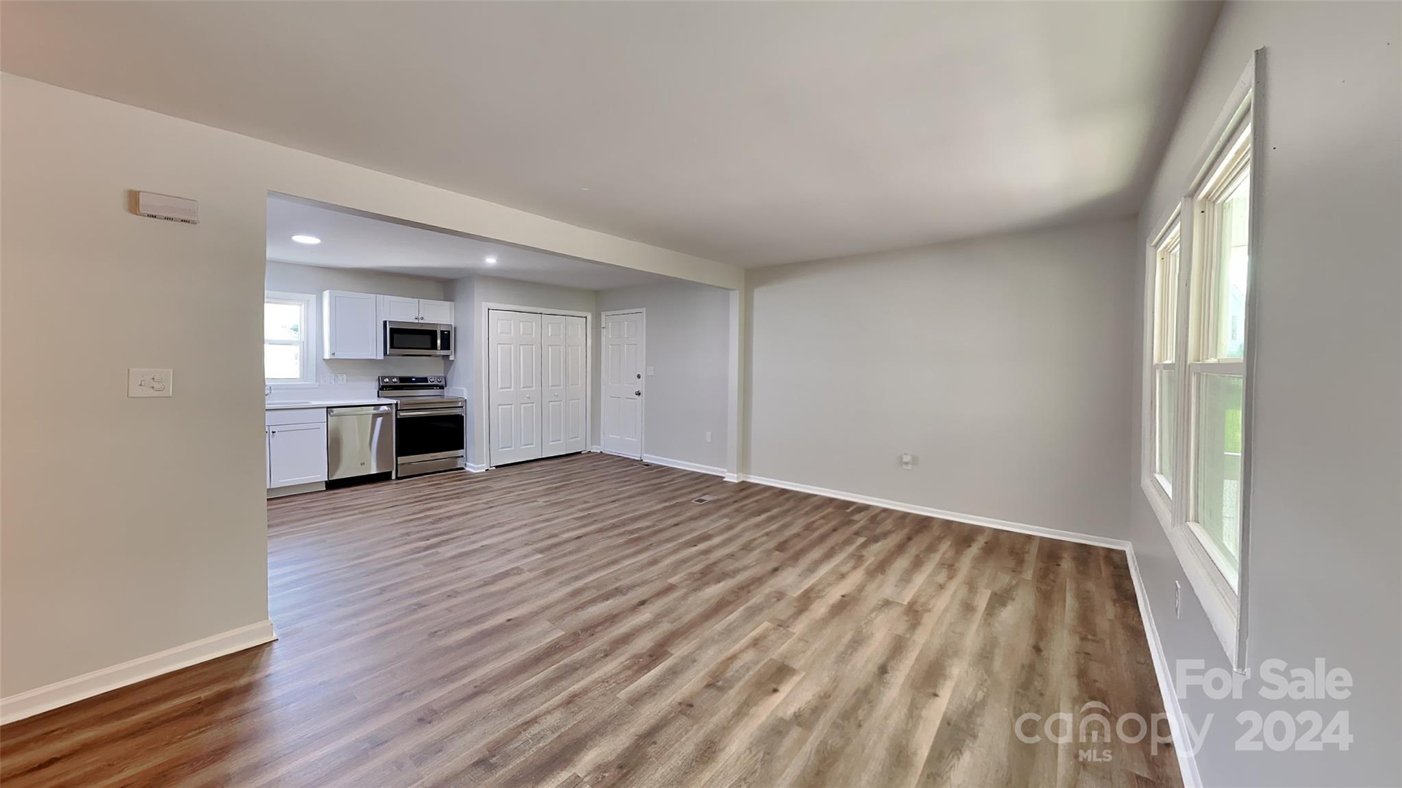 Property image 3 of 1020 Fontana Avenue in Greenville, Charlotte, NC 28206