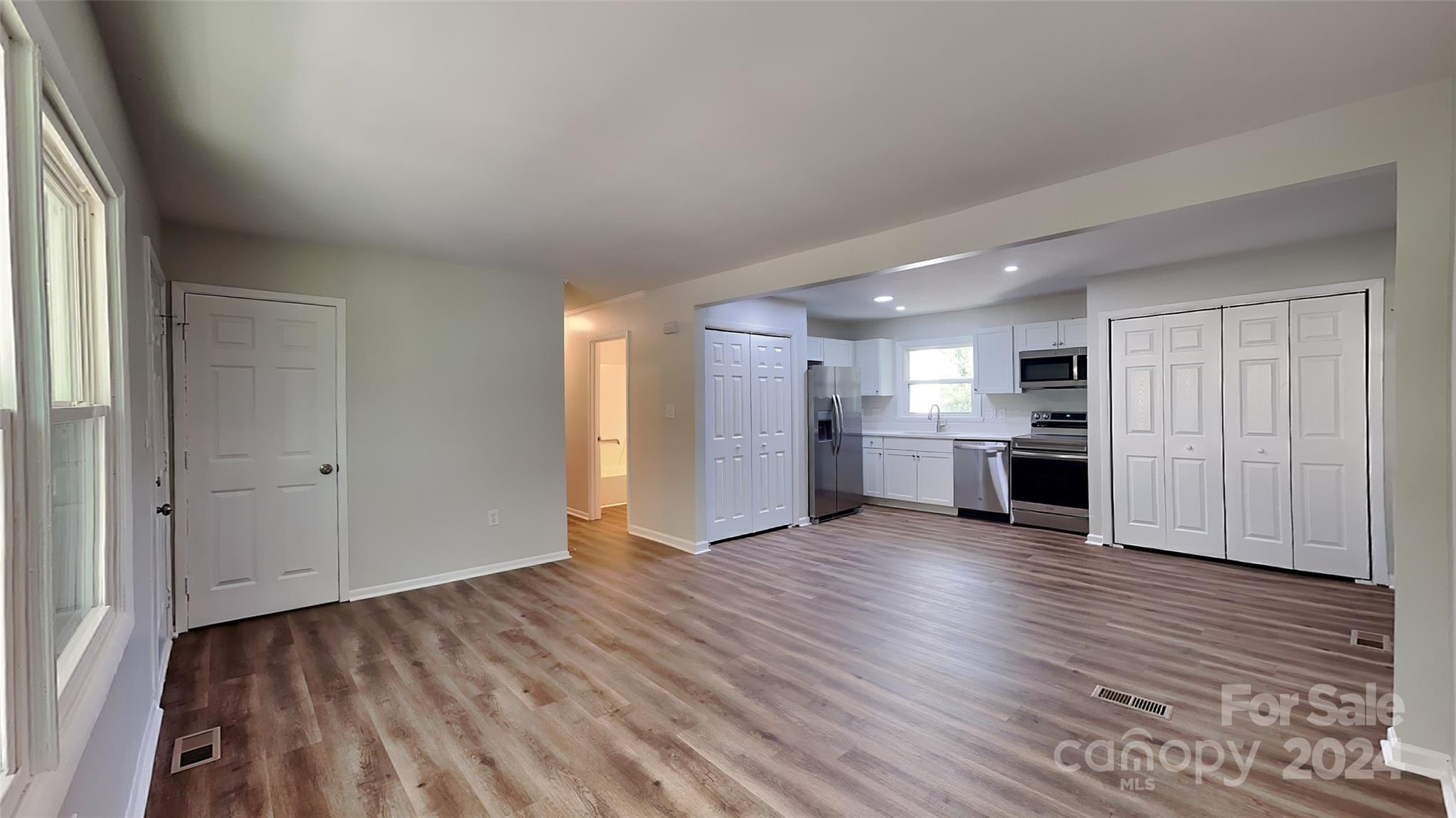Property image 4 of 1020 Fontana Avenue in Greenville, Charlotte, NC 28206