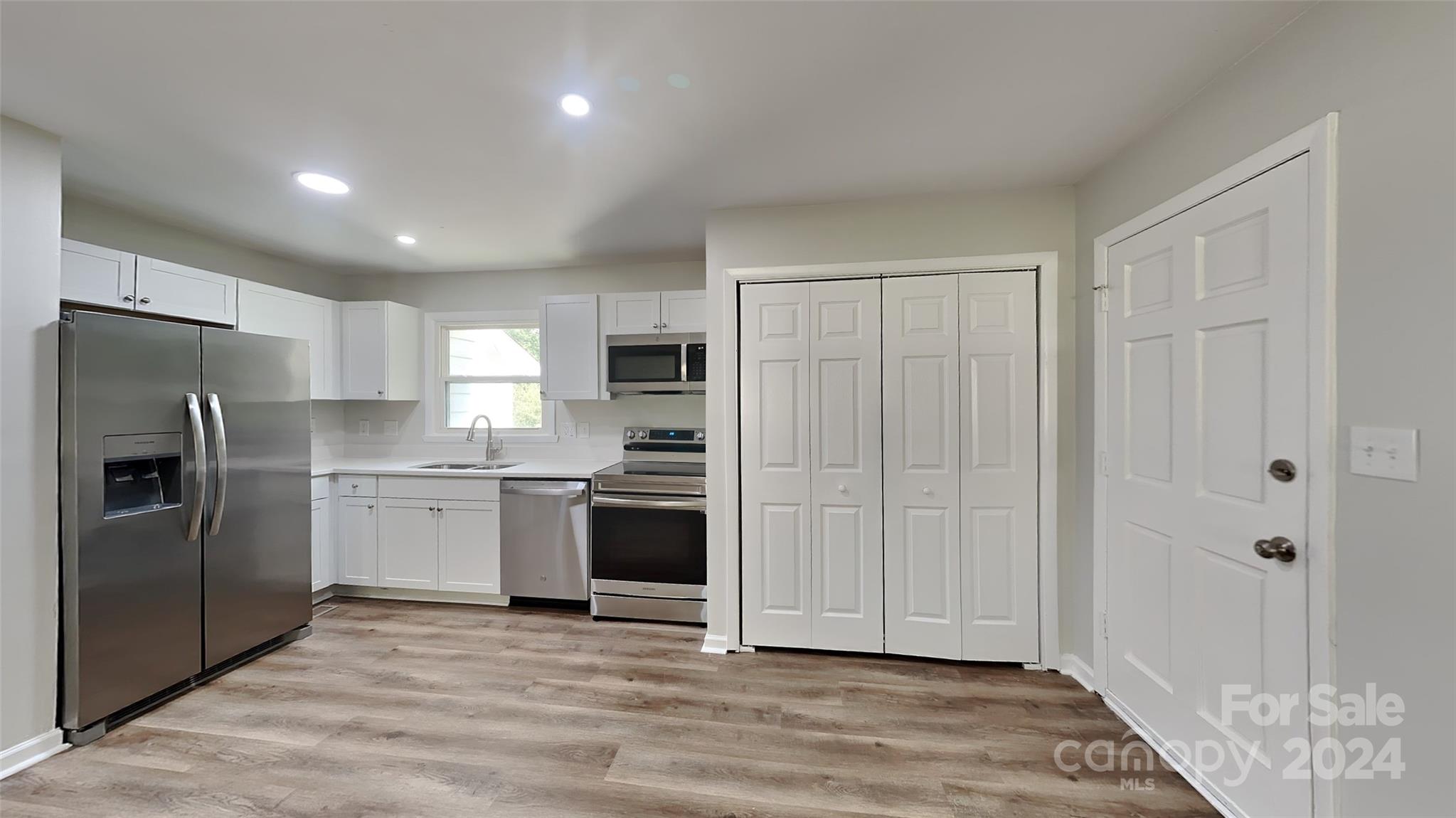 Property image 5 of 1020 Fontana Avenue in Greenville, Charlotte, NC 28206