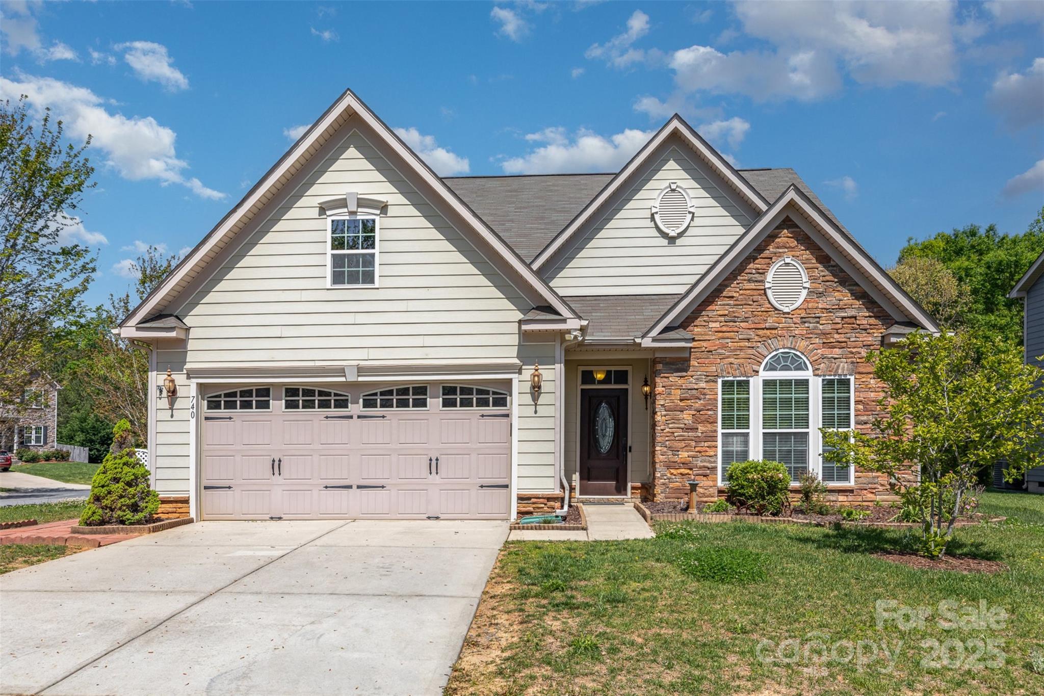 Property image 2 of 740 Rosegate Drive in Rosegate, Gastonia, NC 28056