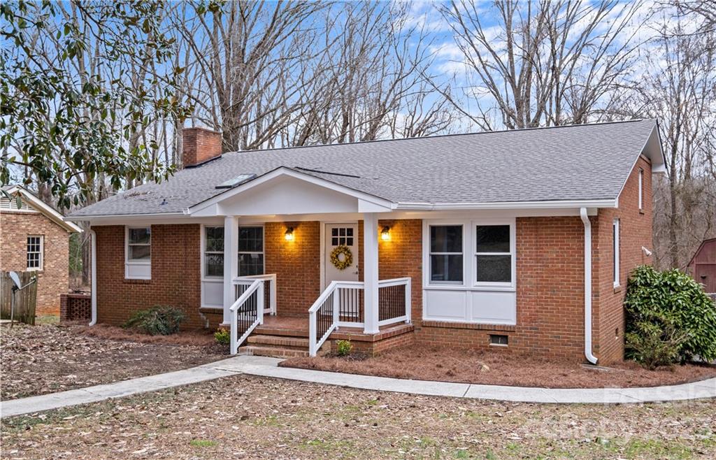 Property image 2 of 1410 Colonial Drive in Milford Hills, Salisbury, NC 28144