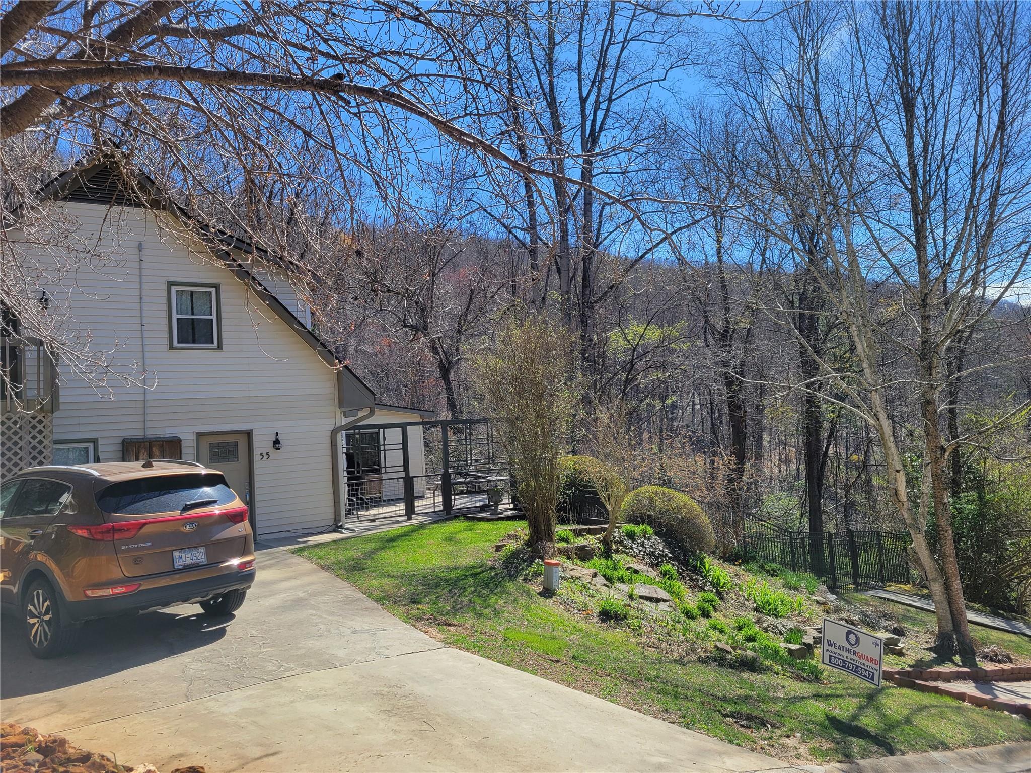 Property image 2 of 55 Mountain Site Lane in Sunset Ridge, Asheville, NC 28803