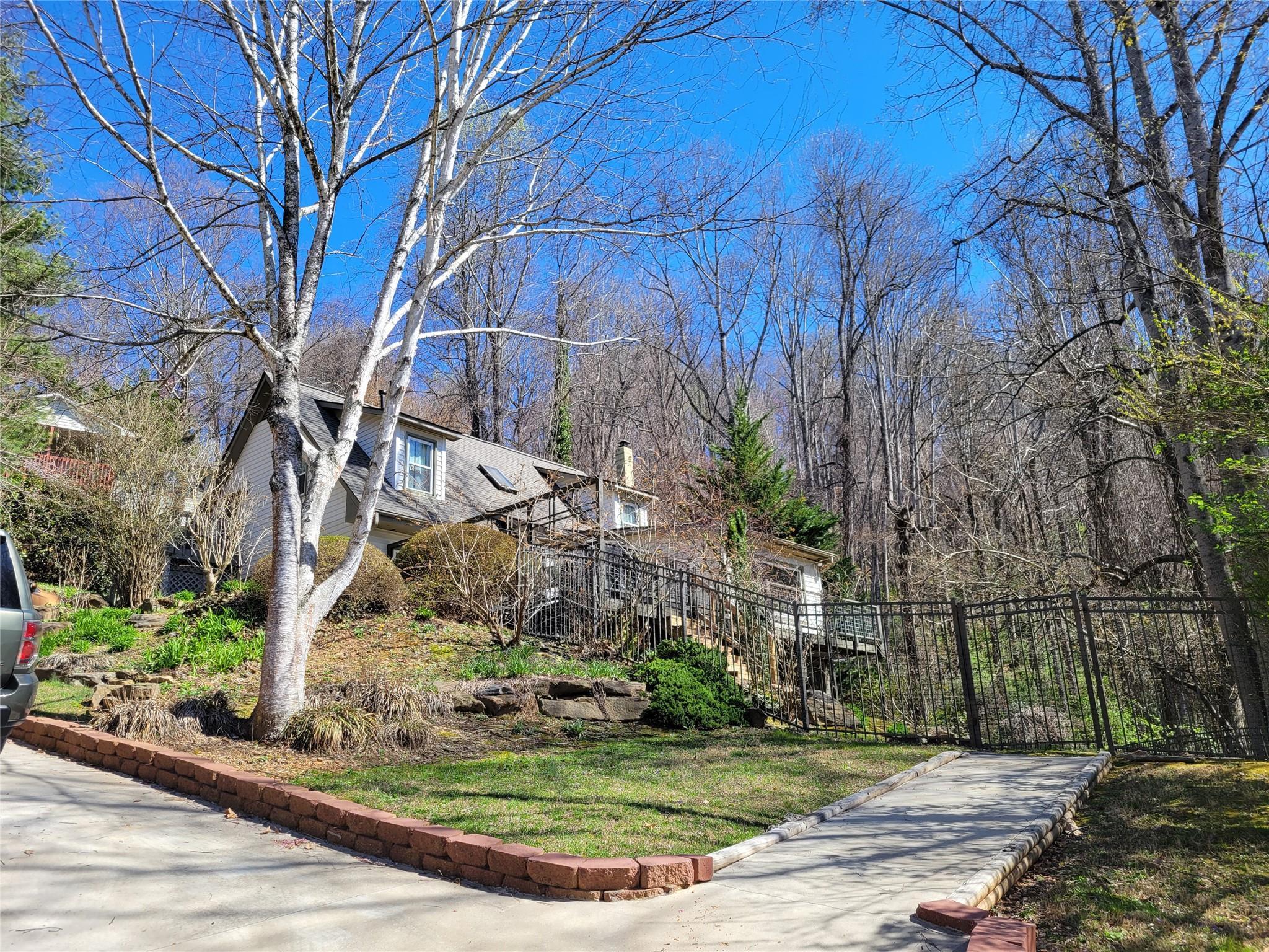 Property image 4 of 55 Mountain Site Lane in Sunset Ridge, Asheville, NC 28803