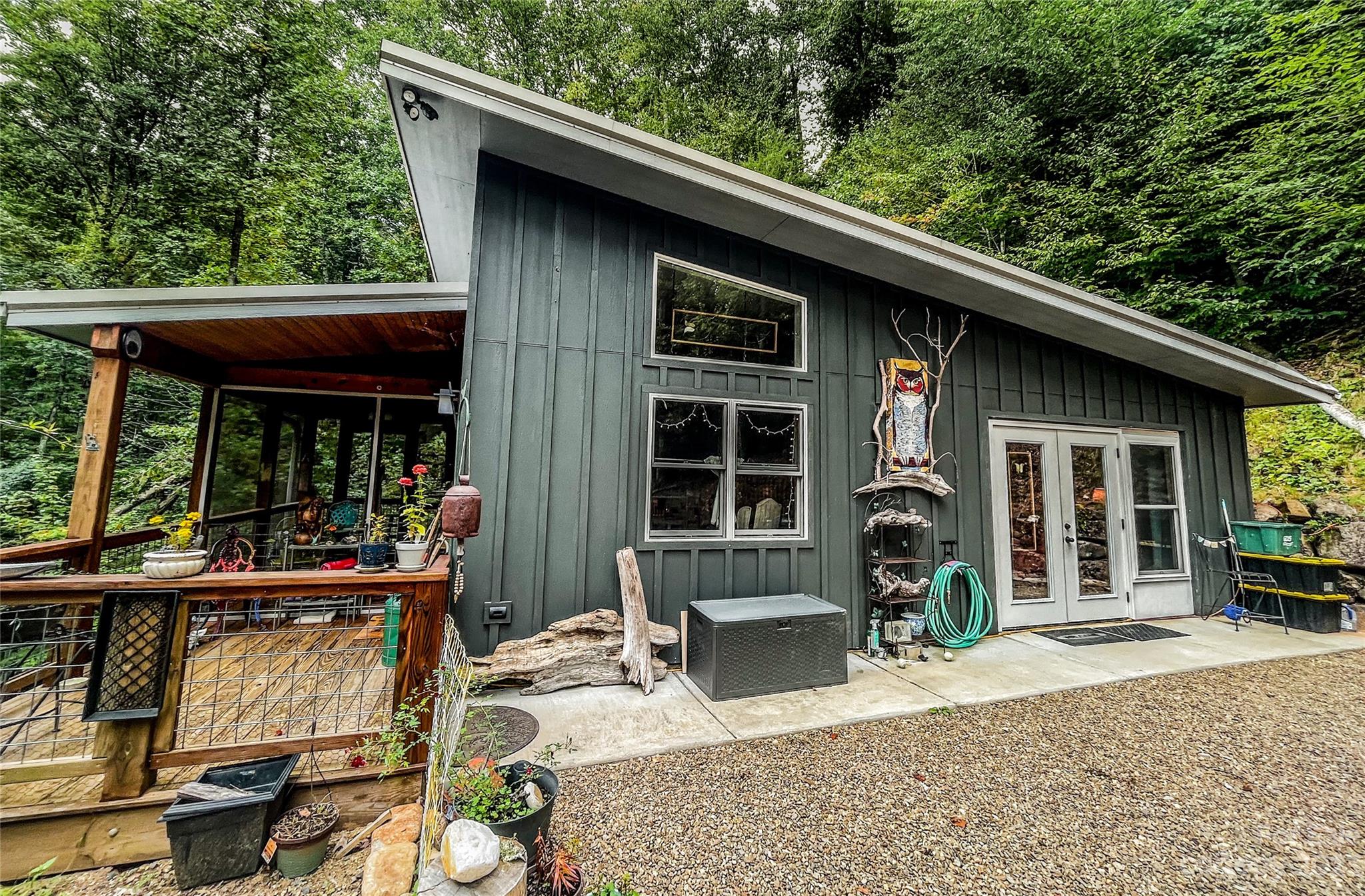 Property image 3 of 253 Castanea Street in High Cove, Bakersville, NC 28705