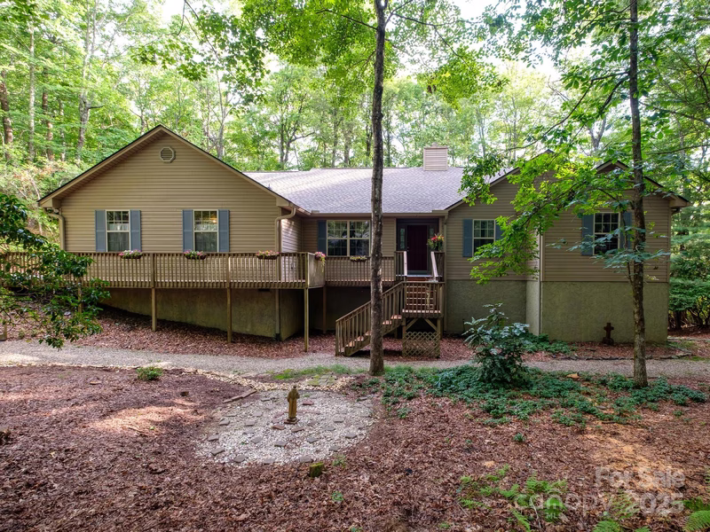 3128 Connestee Trail