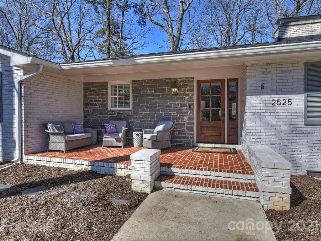 Property image 3 of 2525 Cloister Drive in The Cloisters, Charlotte, NC 28211