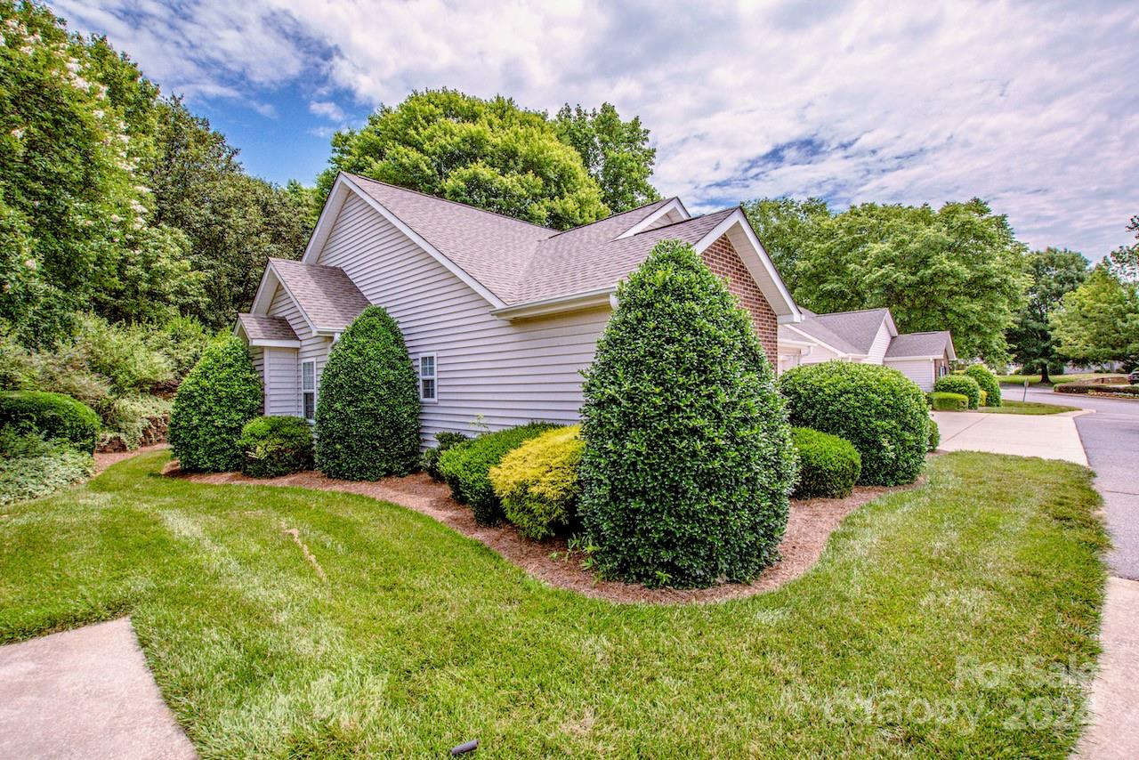 Property image 3 of 112 Oak Village Parkway in The Villages At Oak Tree, Mooresville, NC 28117