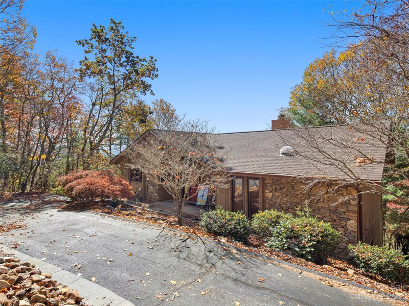 Property image 3 at 65 Mimosa Way, Hendersonville, NC 28739