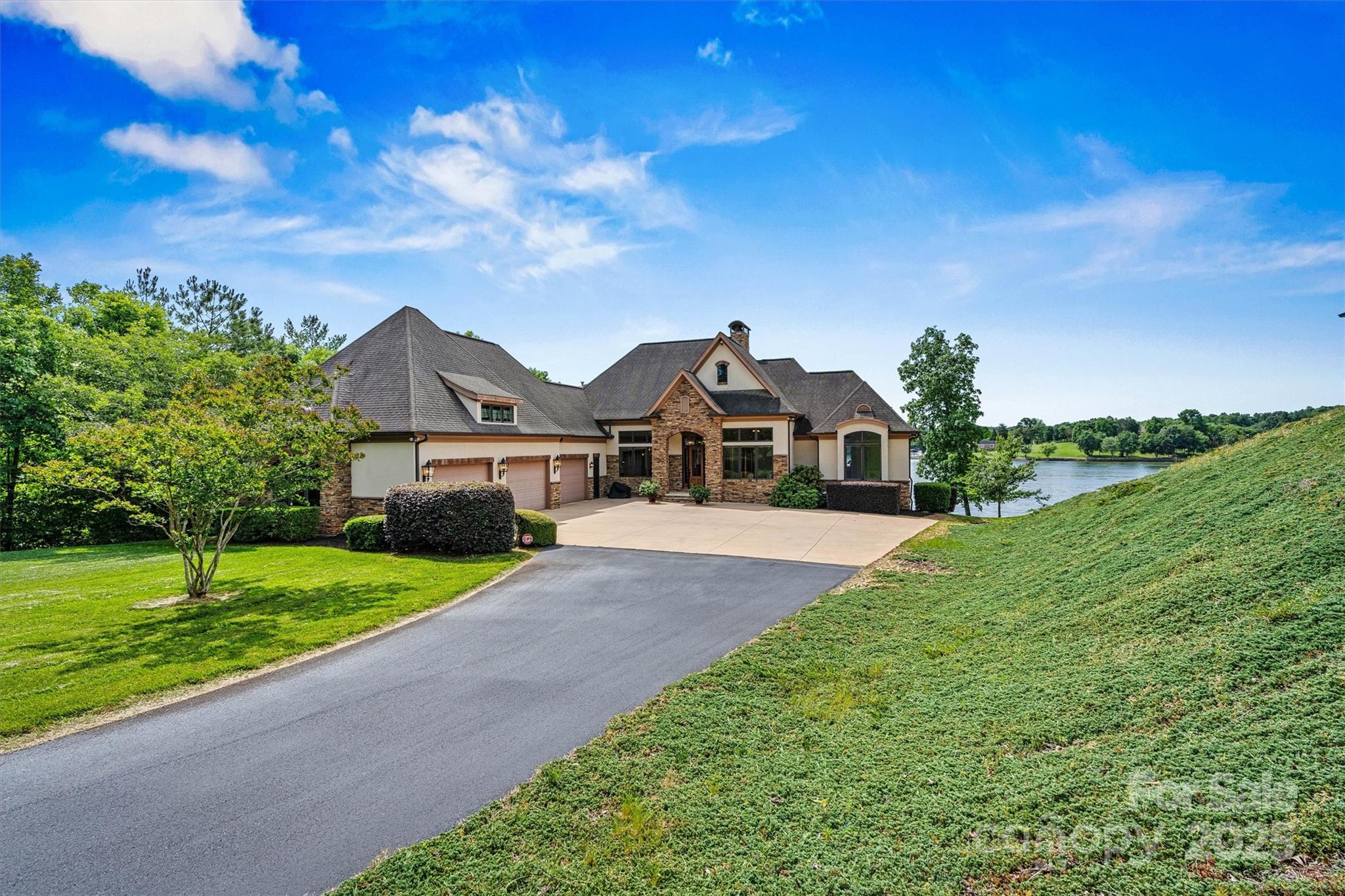 Property image 2 of 6205 Plantation Pointe Drive in Plantation Pointe, Granite Falls, NC 28630