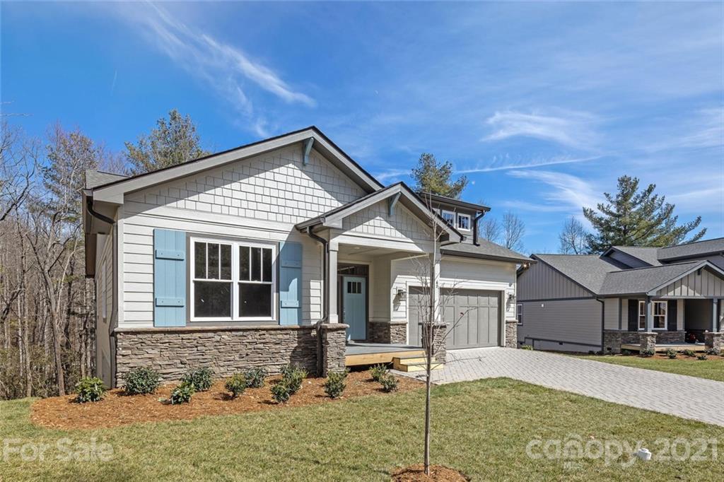 Property image 2 of 217 Hogans View Circle in Hawks Ridge, Hendersonville, NC 28739