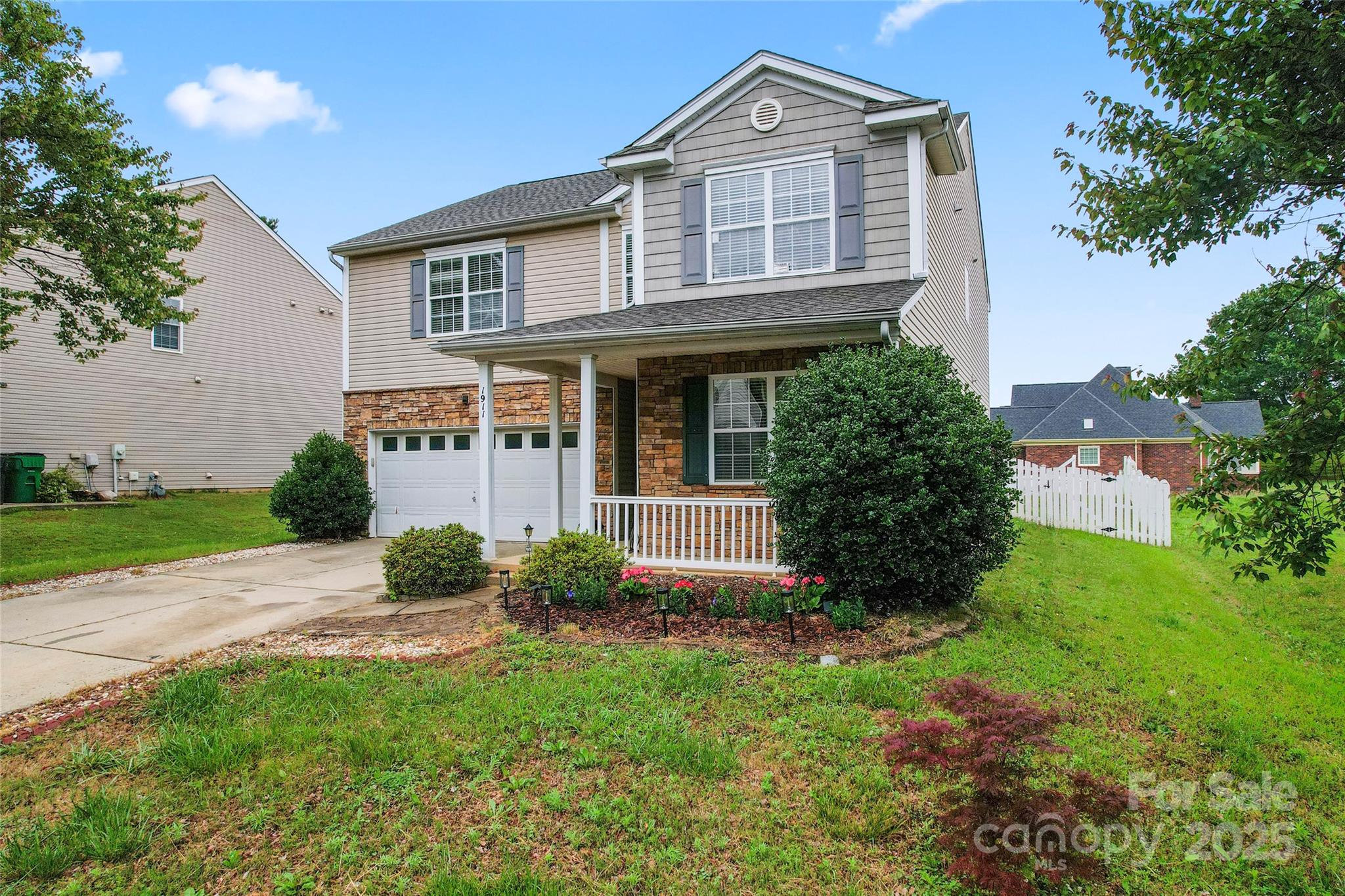 Property image 2 of 1911 Savannah Hills Drive in Matthews Grove, Matthews, NC 28105