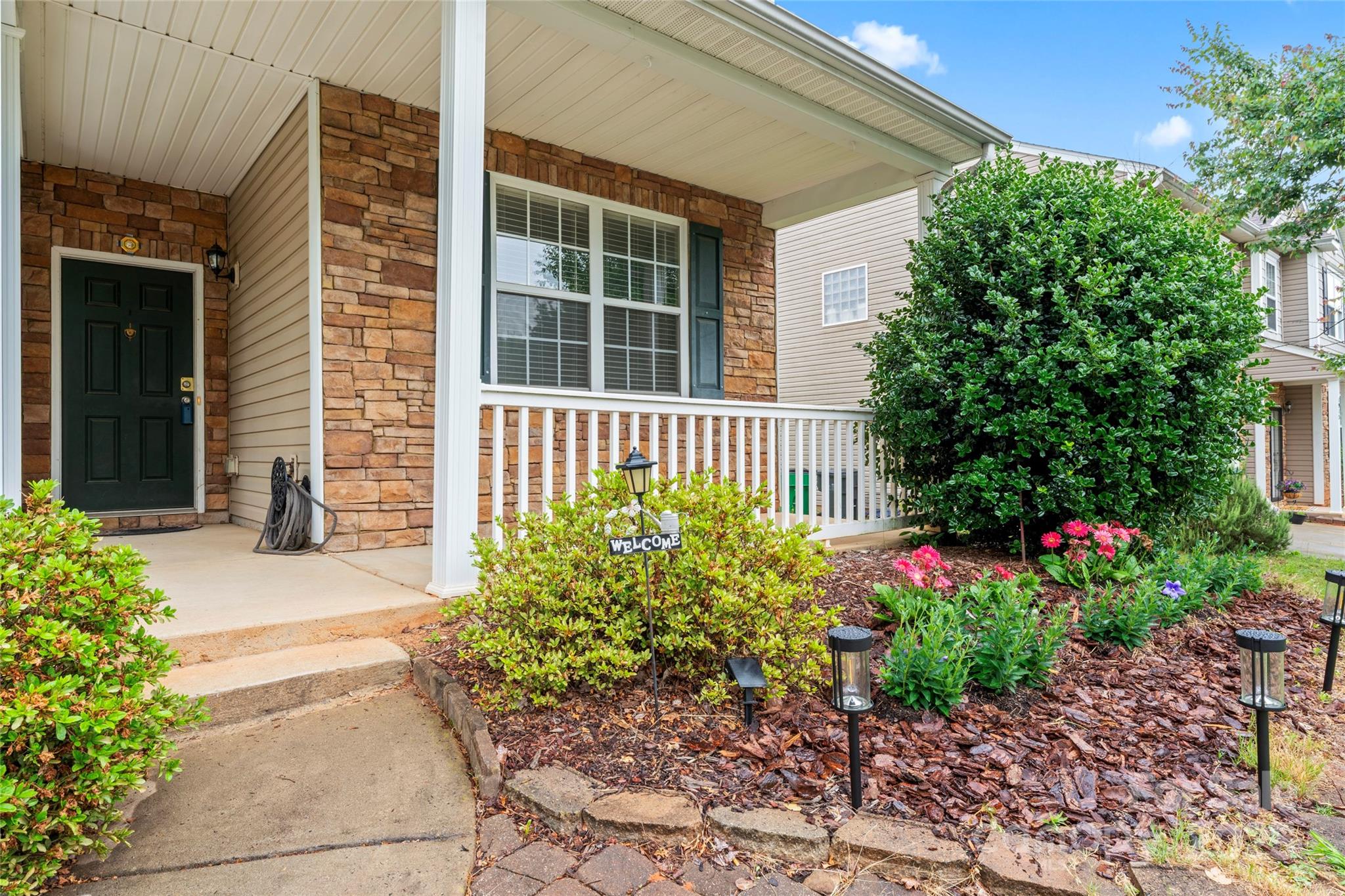 Property image 3 of 1911 Savannah Hills Drive in Matthews Grove, Matthews, NC 28105