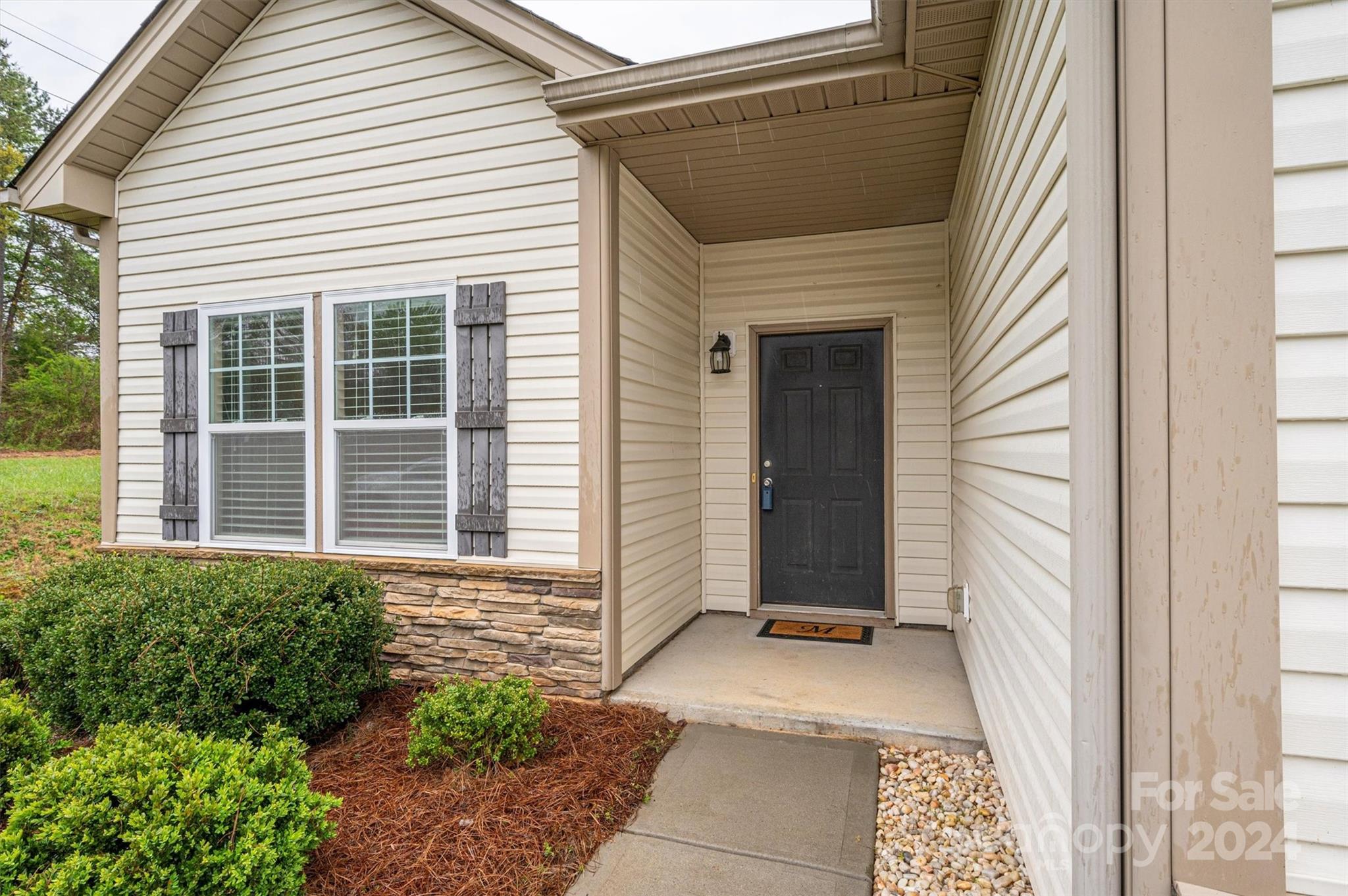 Property image 5 of 3908 Catawba Hills Drive in Catawba Hills, Gastonia, NC 28056