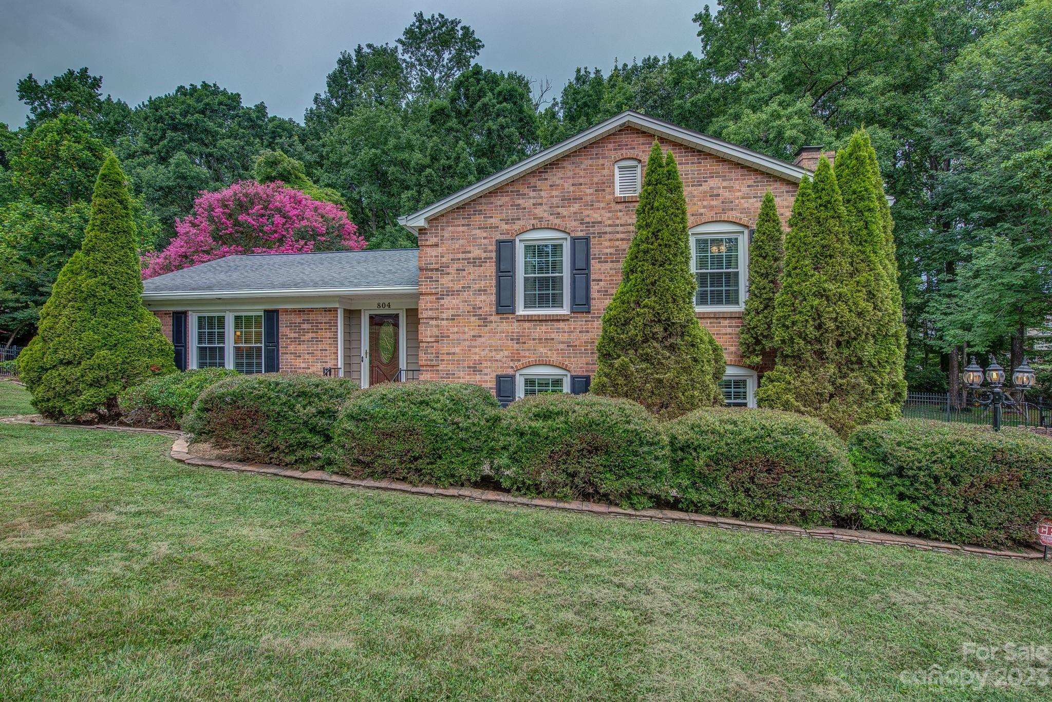 Property image 4 of 804 Brookside Drive in Forest Brook, Gastonia, NC 28056