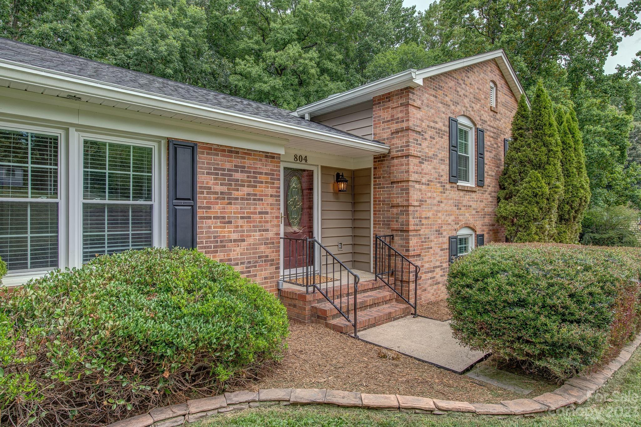 Property image 5 of 804 Brookside Drive in Forest Brook, Gastonia, NC 28056