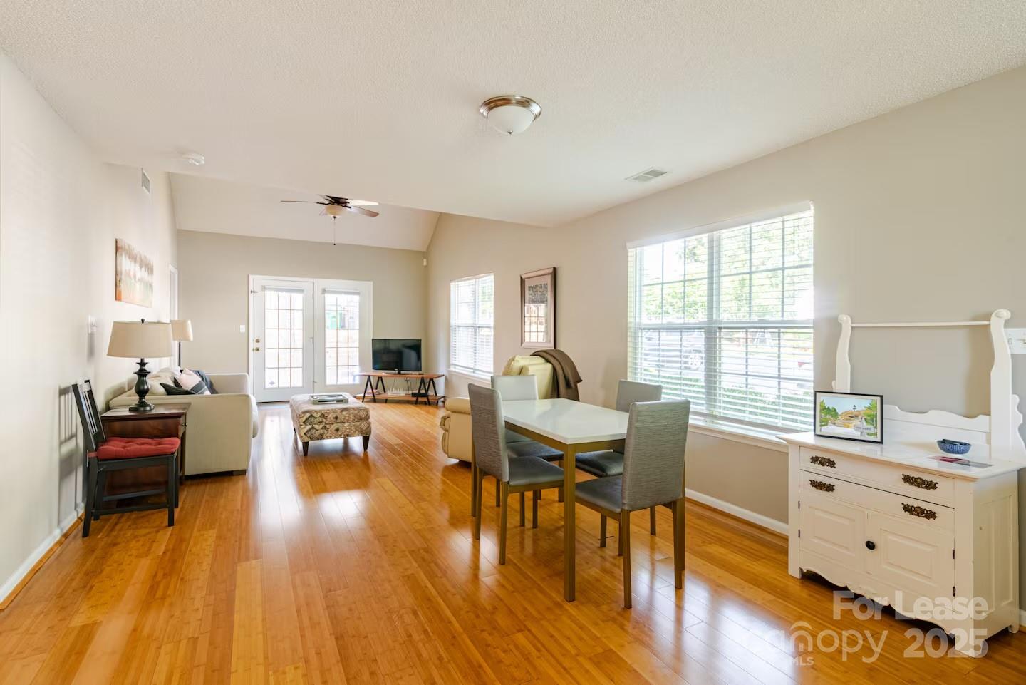 Property image 3 of 8263 Southgate Commons Drive in Southgate Commons, Charlotte, NC 28277