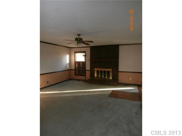 Property image 2 of 717 Elam Street in Robinson Heights, Gastonia, NC 28054
