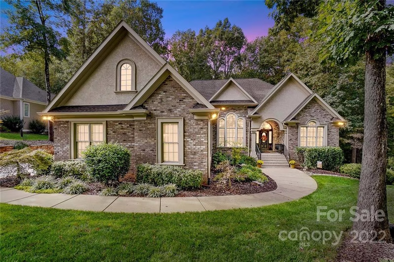 7704 Juniper Lane