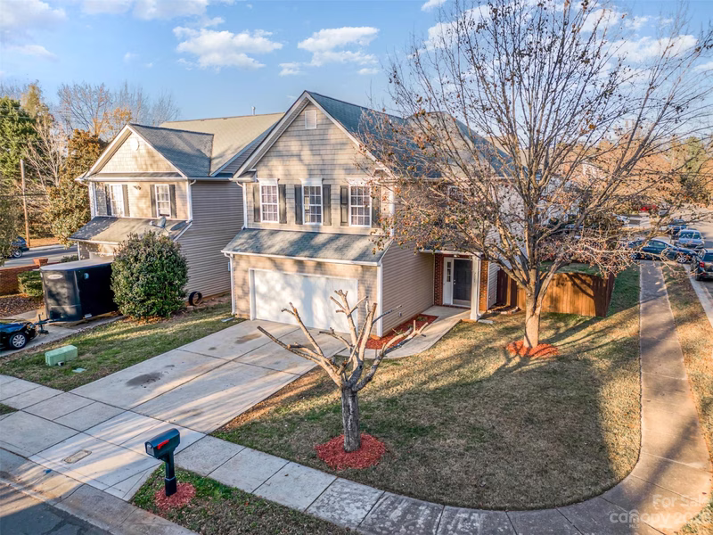 Sycamore Grove, Charlotte Community