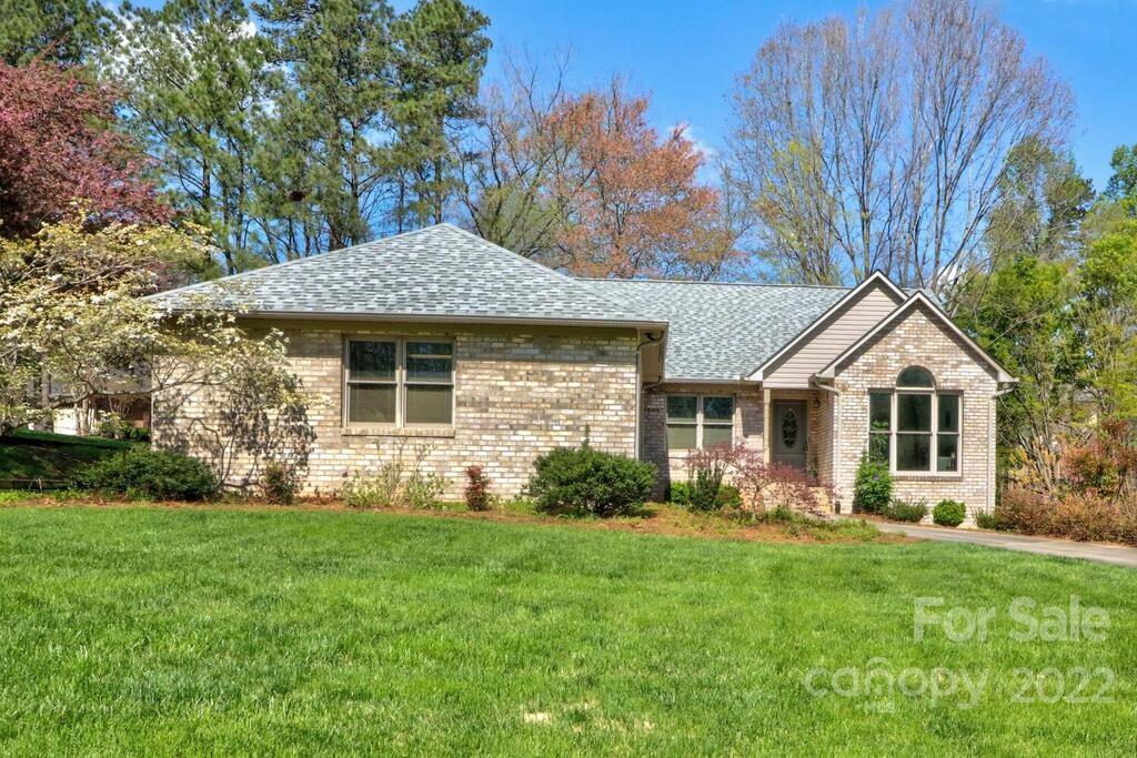 Property image 2 of 406 Vincent Court in Corbin Hills, Salisbury, NC 28146