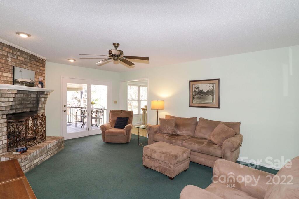 Property image 5 of 406 Vincent Court in Corbin Hills, Salisbury, NC 28146