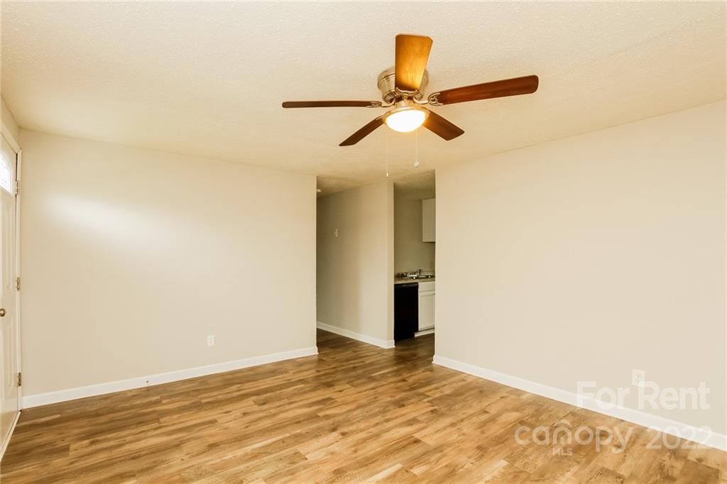 Property image 3 of 2106 Kennedy Drive in Lincoln Estate, Statesville, NC 28677