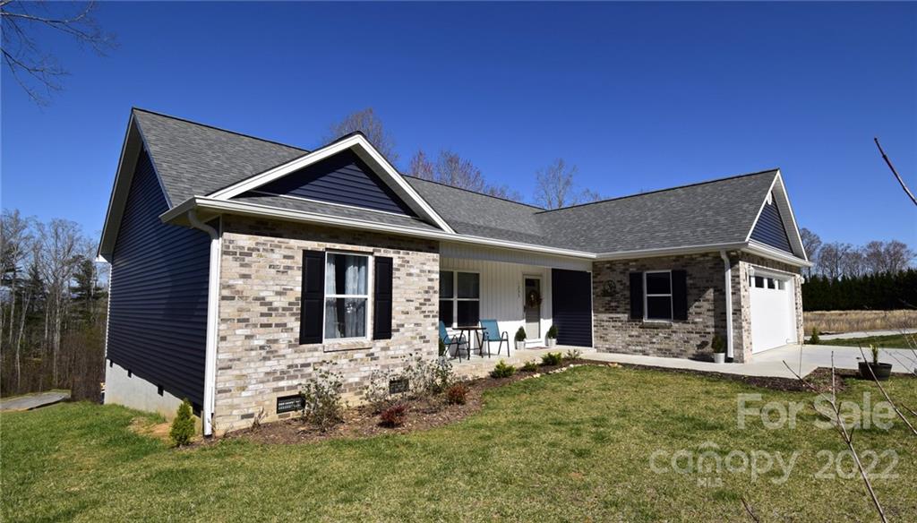 Property image 2 of 1203 Winter Place in Summerhill, Lenoir, NC 28645