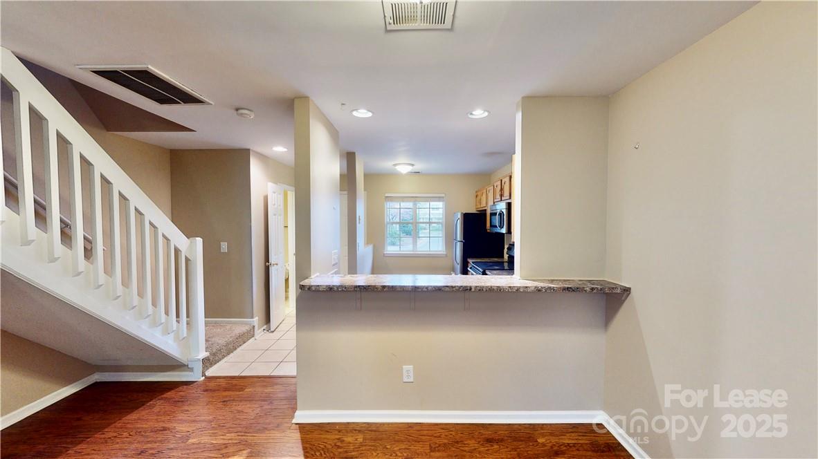 Property image 5 of 3236 Summercroft Lane in Rossmore, Charlotte, NC 28269