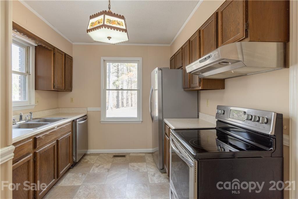 Property image 4 of 129 Jeter Mountain Terrace in Jeter Mtn Terrace, Hendersonville, NC 28739