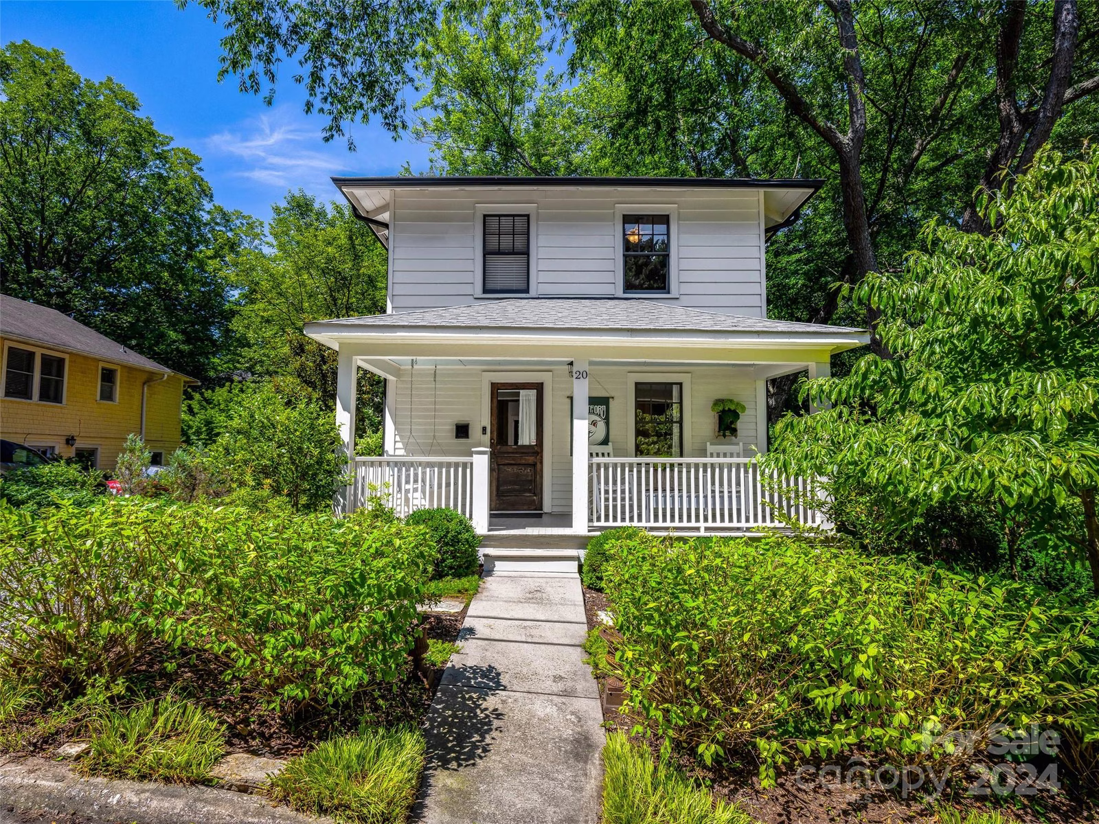 Property image 1 at 20 Woodlawn Avenue, Asheville, NC 28801