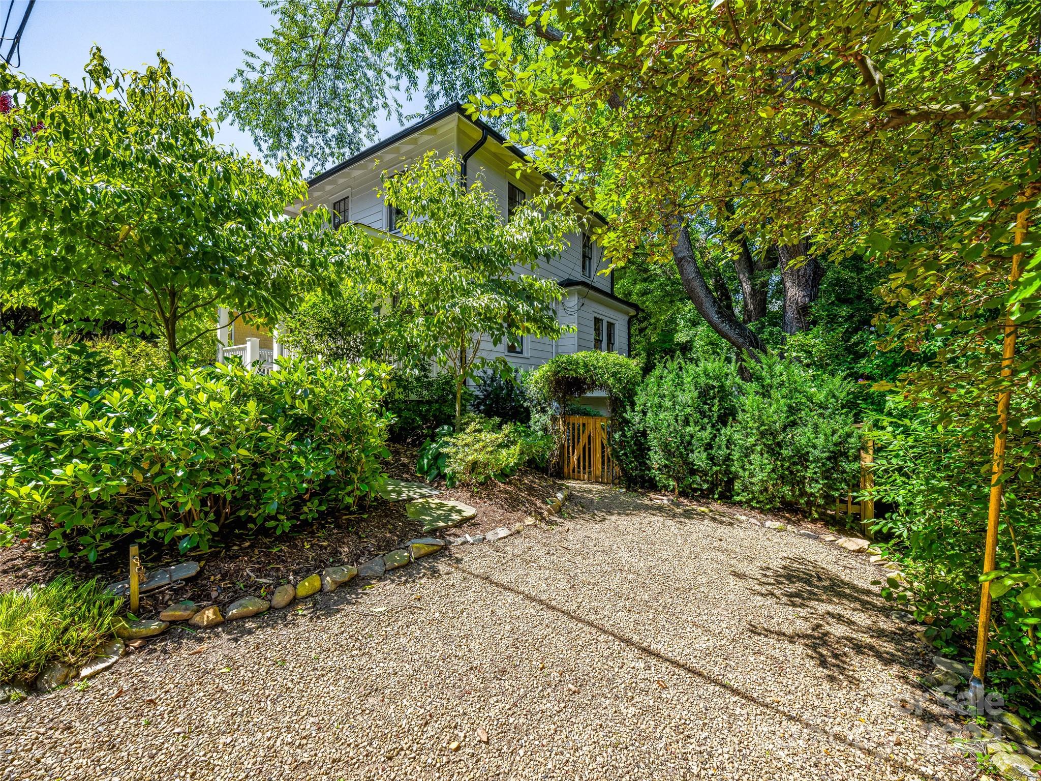 Property image 3 of 20 Woodlawn Avenue in Montford, Asheville, NC 28801