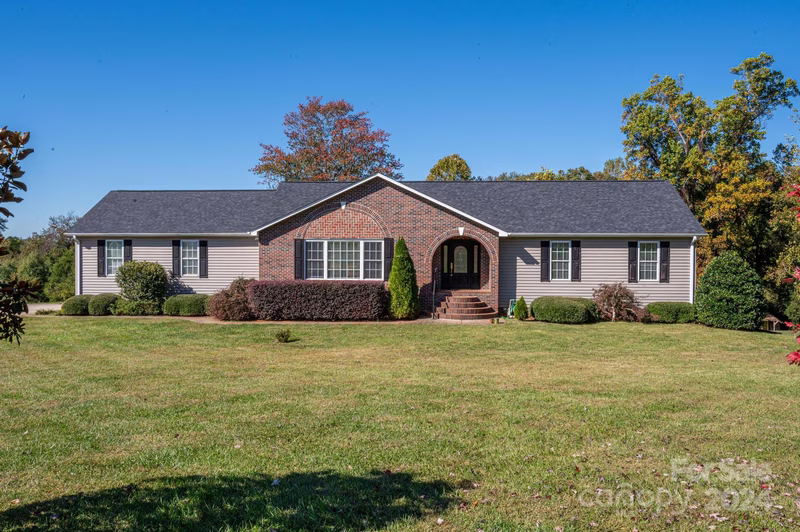 2452 Carriage Lane