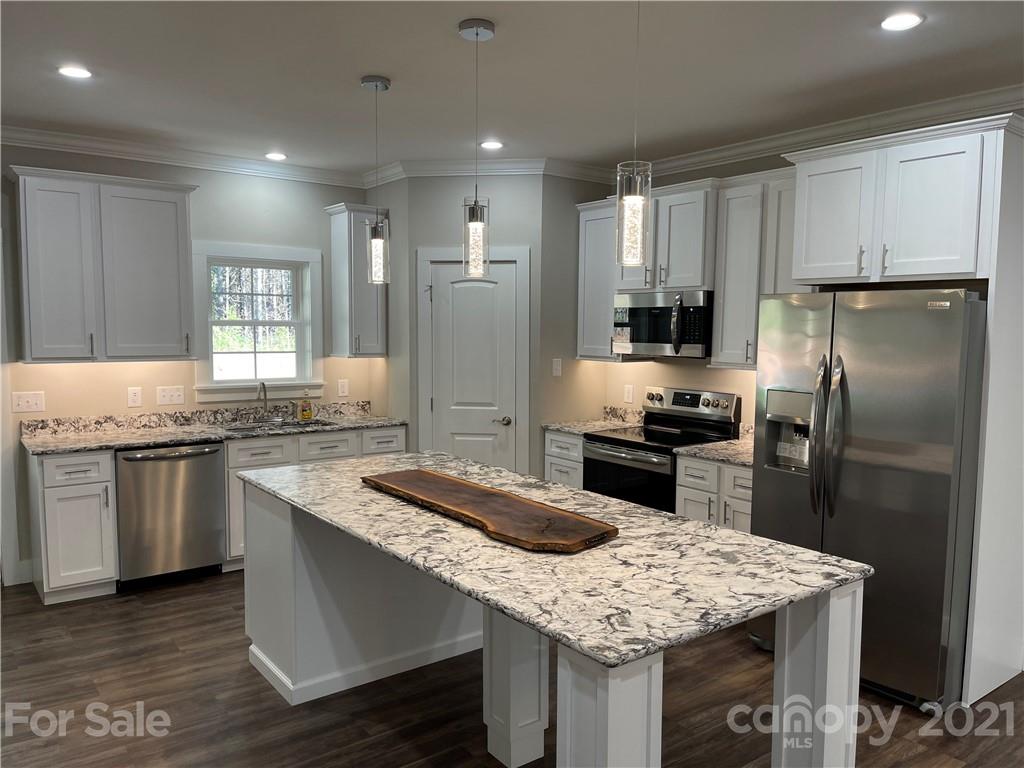 Property image 3 of 2086 Robert Drive in Old Oaks Estates, Morganton, NC 28655