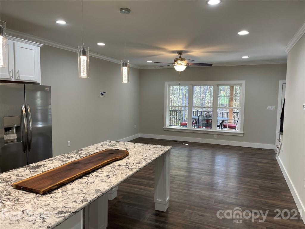 Property image 5 of 2086 Robert Drive in Old Oaks Estates, Morganton, NC 28655