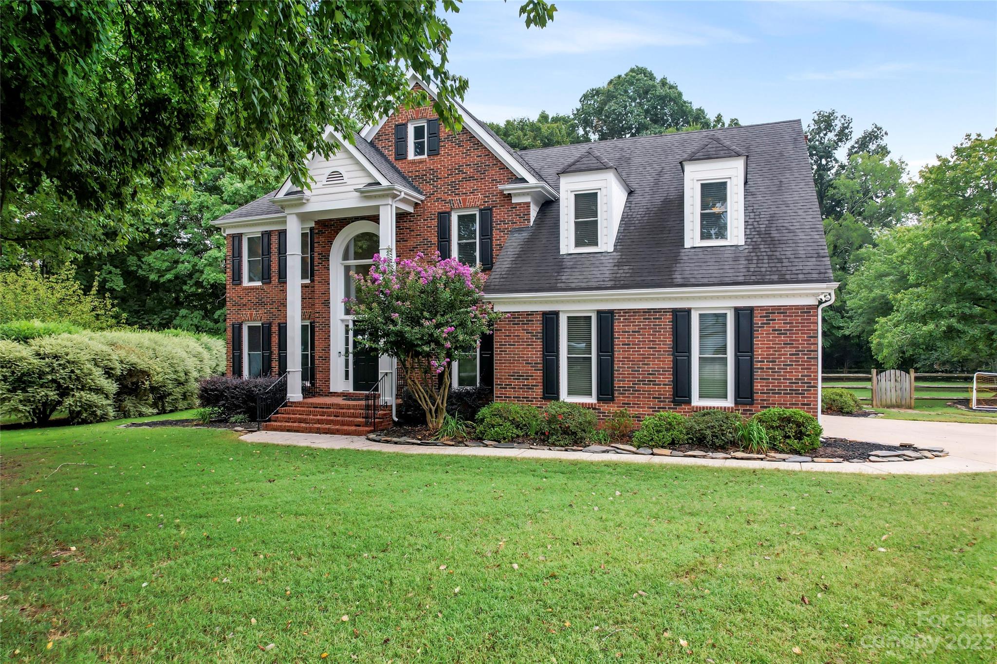 Property image 2 of 16302 Ranger Trail in Green Farm, Huntersville, NC 28078