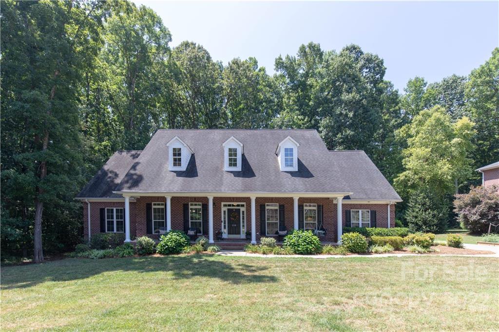 Property image 3 of 218 Kingsbridge Road in Country Club Hills, Salisbury, NC 28144