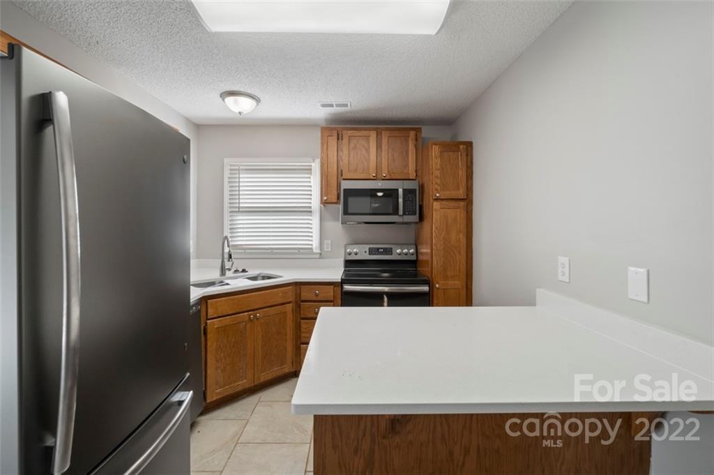 Property image 3 of 2404 Devon Drive in Sandalwood, Monroe, NC 28110