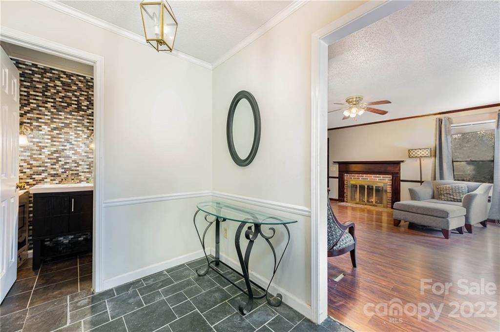 Property image 5 of 1719 Woodrun Circle in Corbin Hills, Salisbury, NC 28146