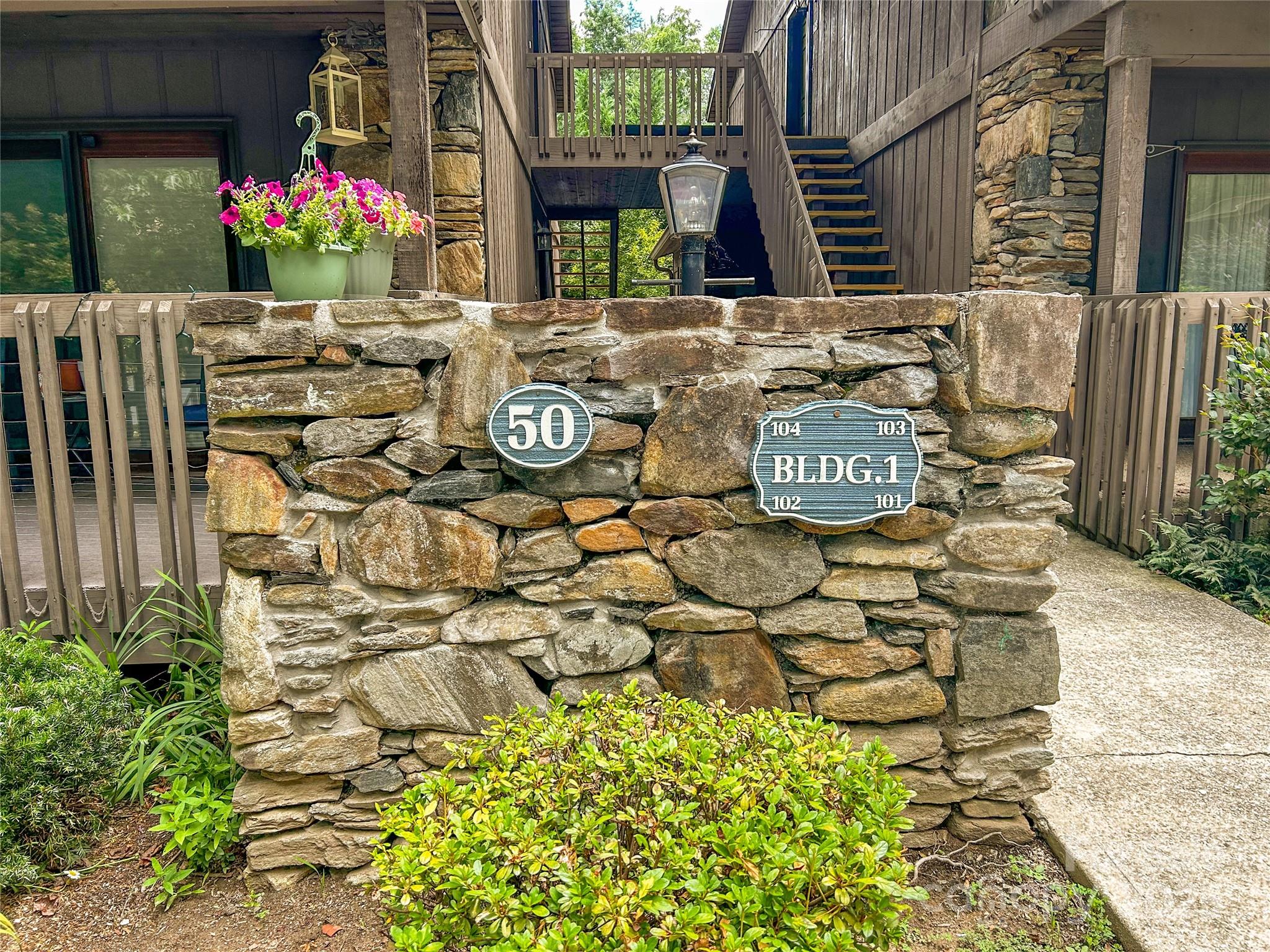 Property image 2 of 50 Maxine Lane in The Woods, Hendersonville, NC 28739