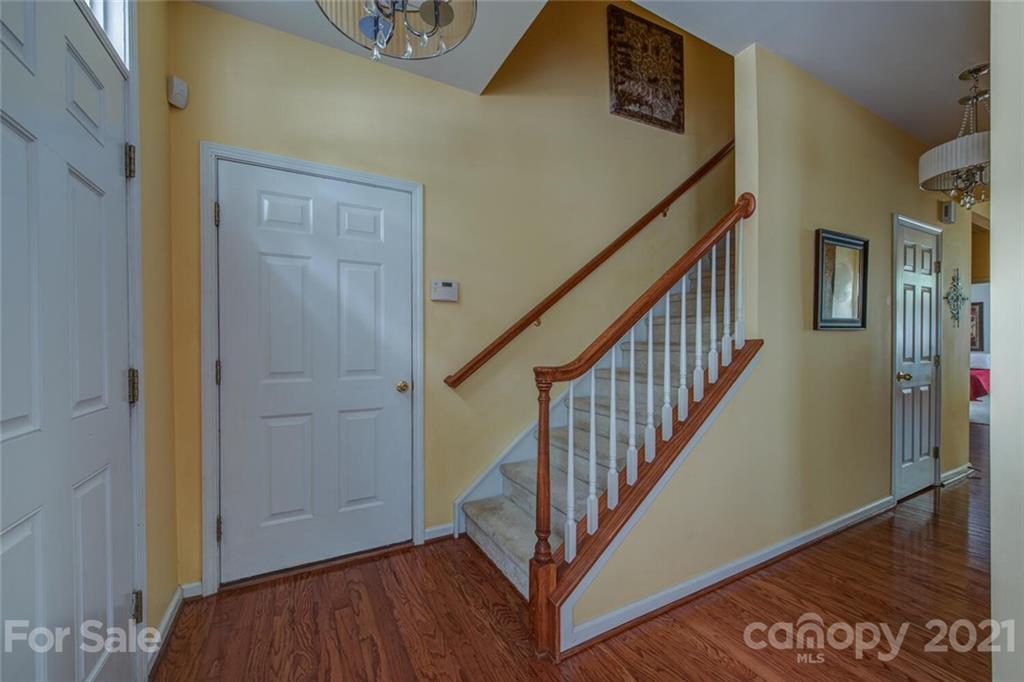 Property image 4 of 1622 Backcreek Lane in Robinwood Village, Gastonia, NC 28054