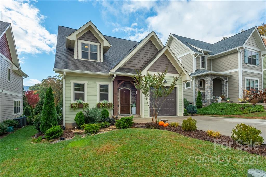 Property image 2 of 23 Tudor Way in Tudor Croft, Black Mountain, NC 28711