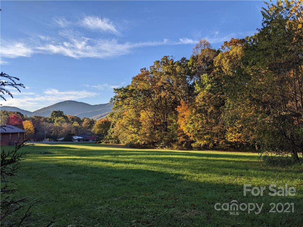 Property image 3 of 23 Tudor Way in Tudor Croft, Black Mountain, NC 28711