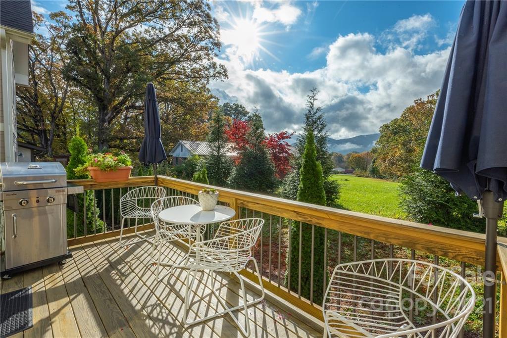 Property image 4 of 23 Tudor Way in Tudor Croft, Black Mountain, NC 28711